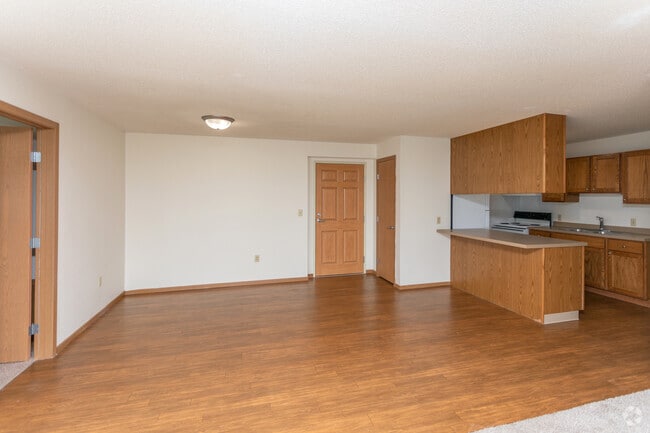 3BR, 2BA - 1,400SF