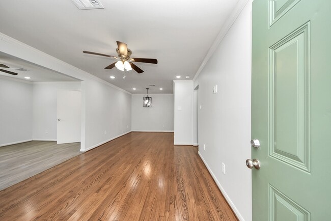 Photo - 5003 Enyart St