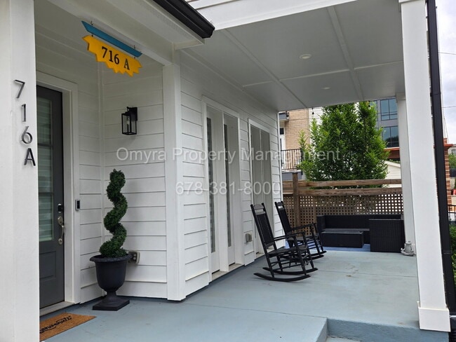Photo - Gorgeous 4 Bedroom Home Near Grant Park! Unit A