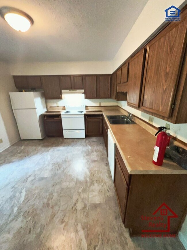 Photo - 402 Oriole Dr