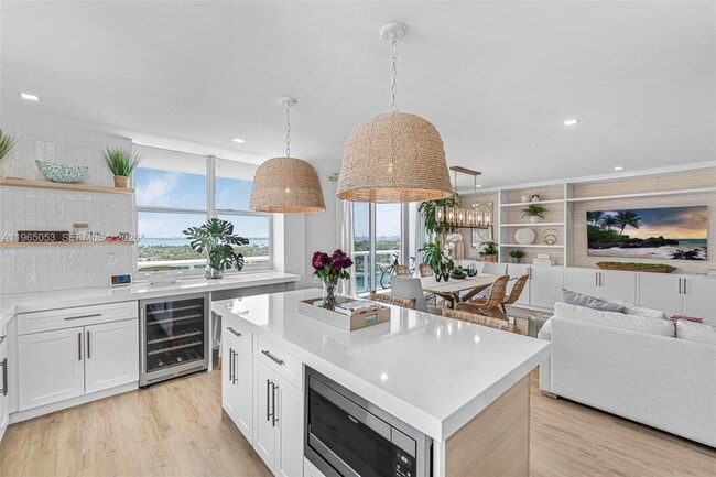 Building Photo - 5001 Collins Ave Unit 16A