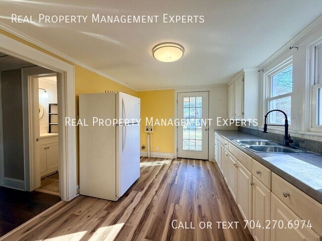 Photo - 4 Hickory St SW