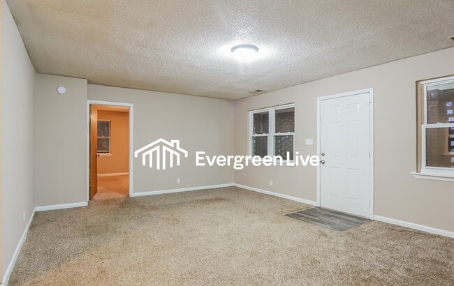 Photo - 541 Westchester Dr