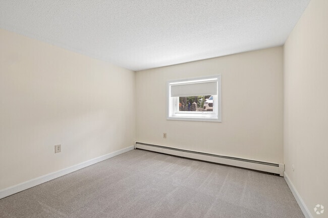 3BR, 2BA - 1,100SF - Bedroom