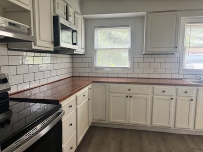 Photo - 352 Brookwood Lake Pl