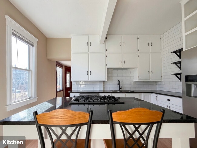 Kitchen - 2613 Bryant Ave S Unit 2613 Bryant Ave S - FL1