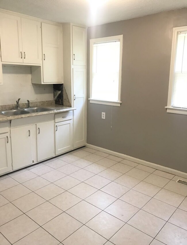 Photo - 617-617 N Broadway St Unidad 617 N. Broadway