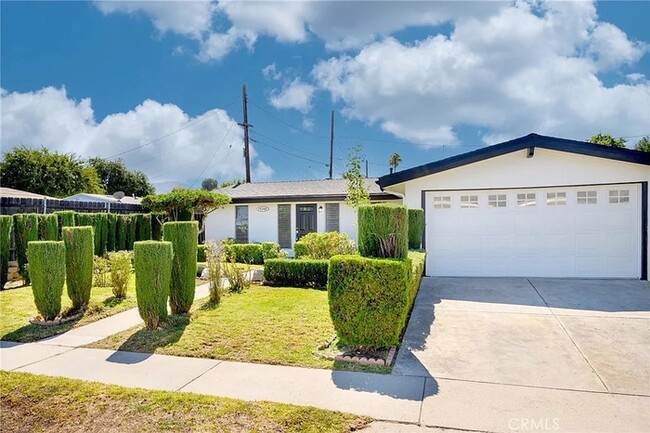 Beautifully renovated 3 bed + 1 bath singl... - Beautifully renovated 3 bed + 1 bath singl... Casa