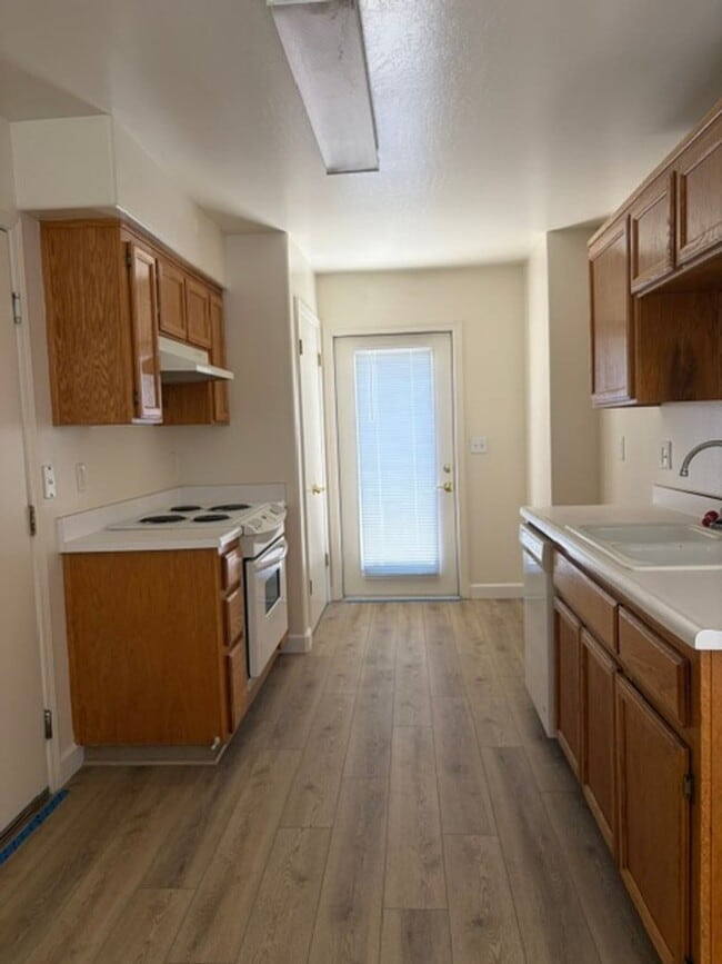 Photo - 054.1-  3811p  -631 Greenwood Meadow  Ln. -MG/JP Unidad 1