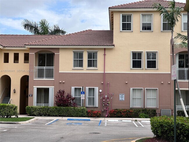 Photo - 10132 NW 7th St Unidad 208