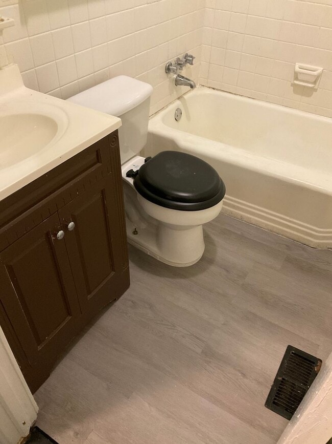 Photo - MOVE IN SPECIAL!!