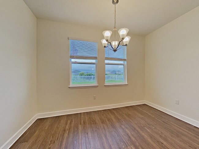 Photo - 960 Grafton Ridge Dr