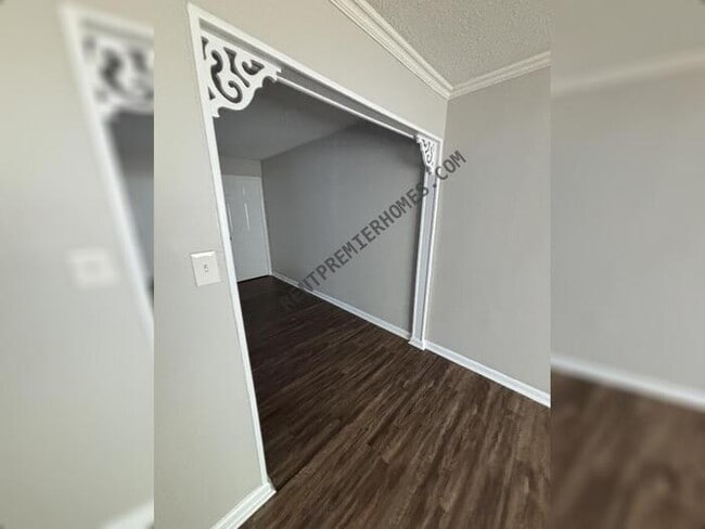 Photo - 217 N Bailey Blvd