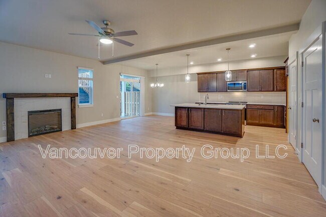 Photo - 2215 E Badger Wy