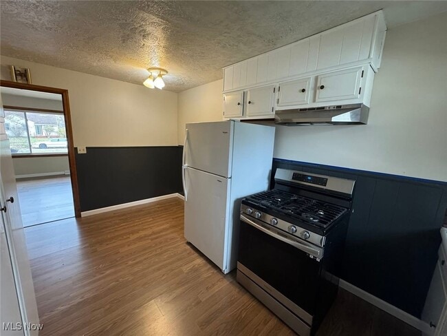 Photo - 1612 Maple Dr