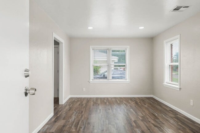 Photo - Babb Dr Duplex Unit 403