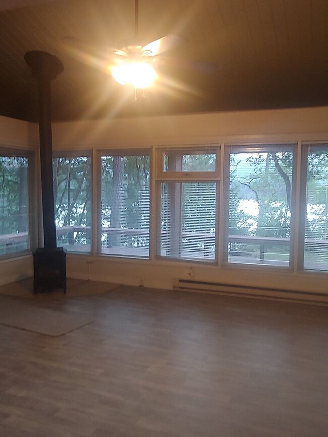 Photo - Must See!!! Lake view! 2 Bedroom Rental!