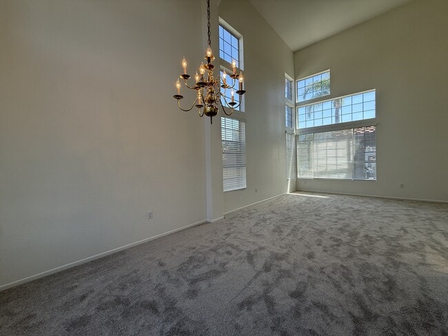 Photo - 593 Parkside Dr