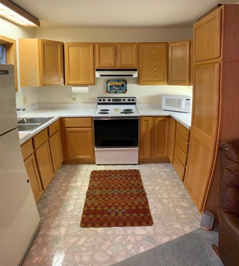 Photo - 150 Flathead Lodge Rd