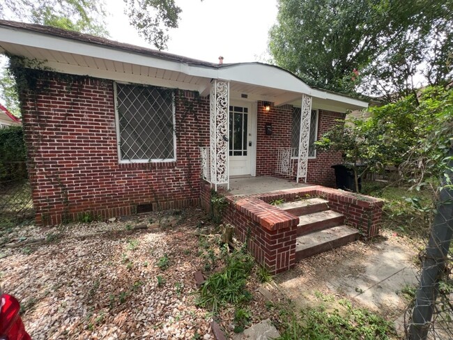 Building Photo - 108 Bedford St
