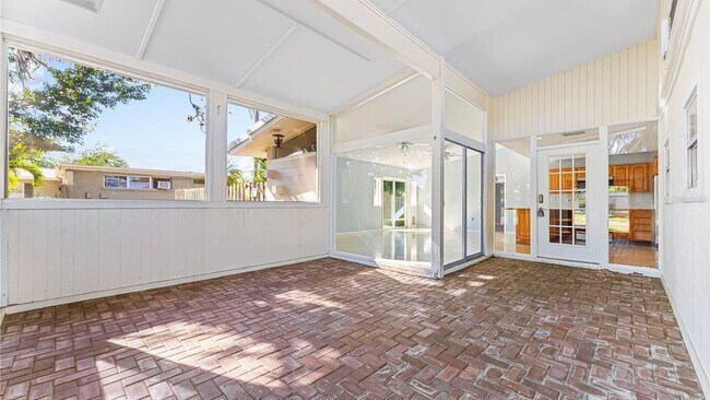 Photo - 6912 Alderwood Dr