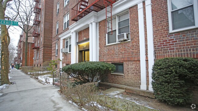 Photo - 2514-2531 E 7th St