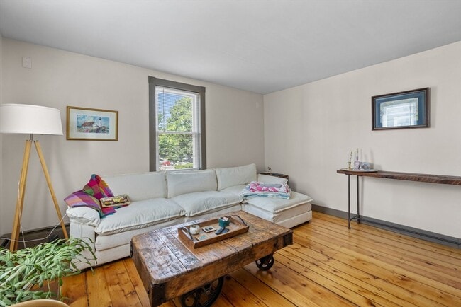 Building Photo - 9 Hodges Ct Unit 2