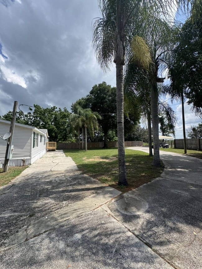 Photo - 11306 Ewing Dr