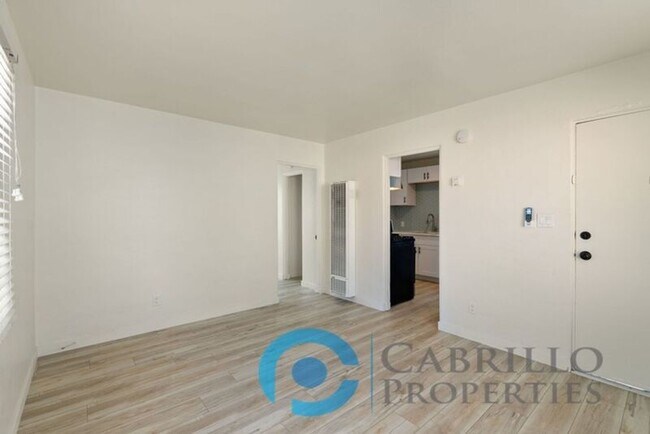 4571 North Ave Unit B