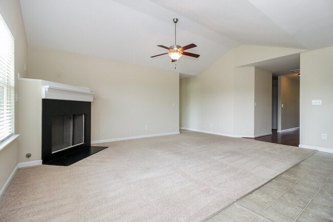 Photo - 315 Meadow Vista Ln