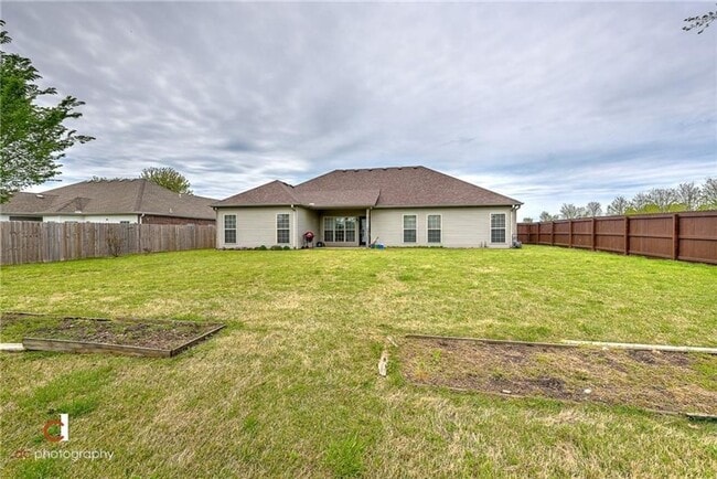 Photo - 1201 SW Willowbend Ave