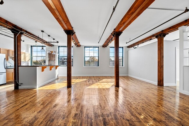 Photo - 881 E 1st St Unidad 302