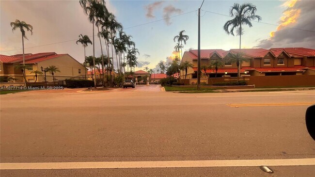 Building Photo - 18326 NW 68th Ave Unit E Rental