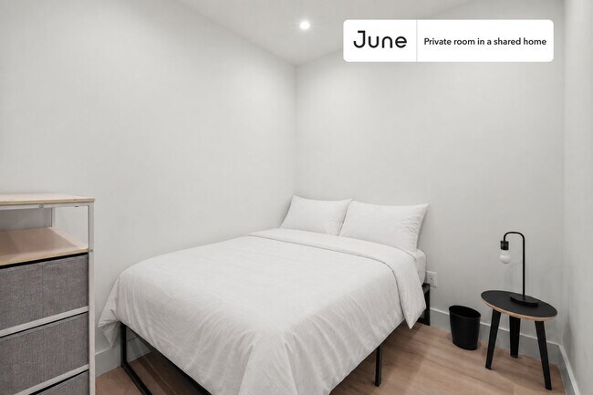 Building Photo - Room in Shared 3 bed/2 bath home in Dupont Circle Unit B