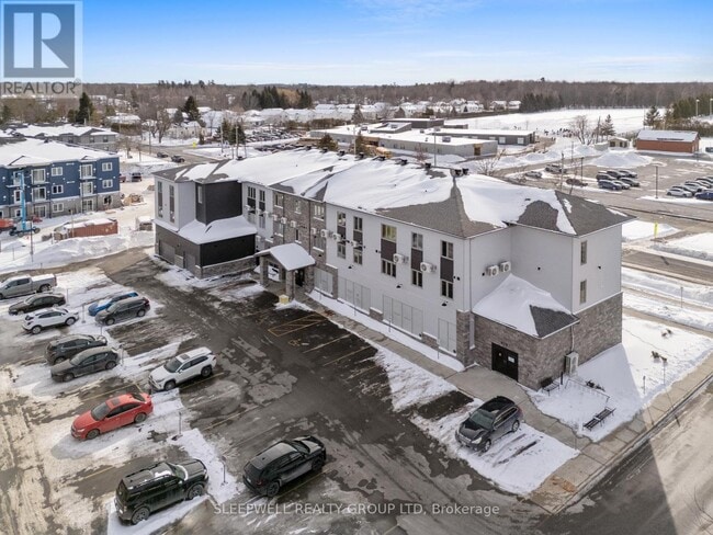 Photo - 979 N Russell Rd Unité 206