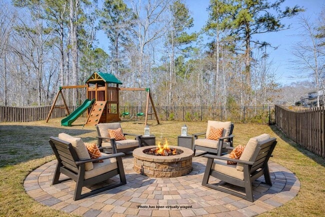 Photo - 565 River Oaks Ln