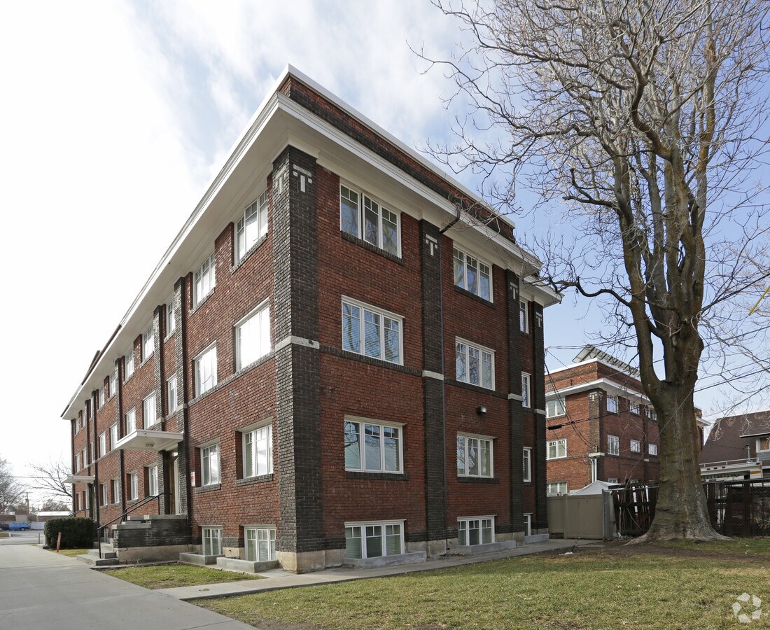 McGregory Apartments - McGregor Apartments