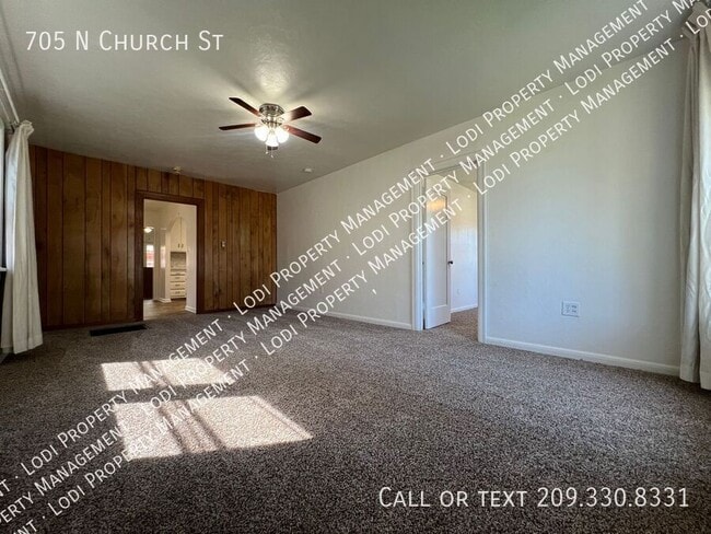 Photo - 705 N Church St