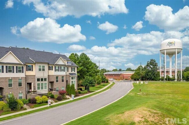 Photo - 607 Old Mill Village Dr