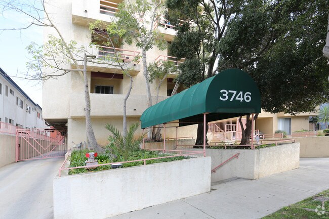 3746 Mentone Ave - SA