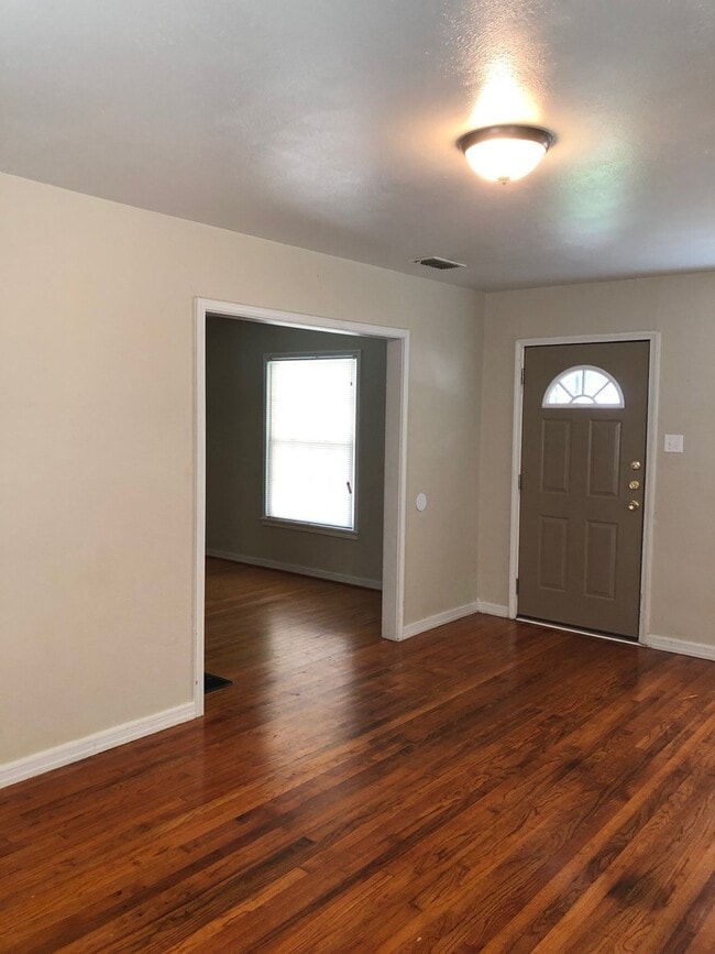 Photo - Cute 2 Bedroom, 1 Bath Home!