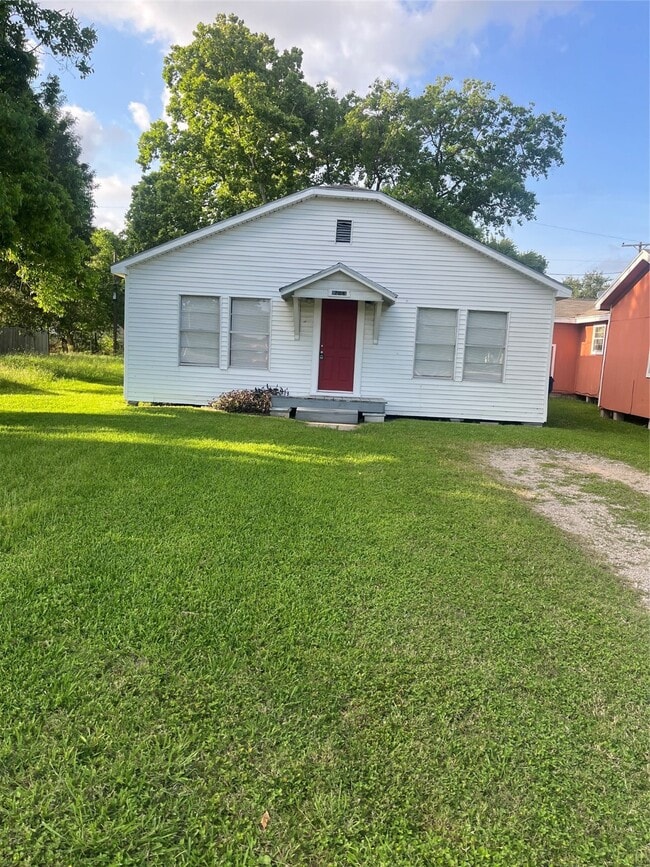 Building Photo - 704 15th Ave N Rental