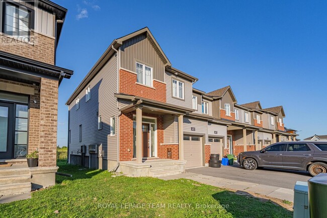 Photo - 645 Hamsa St