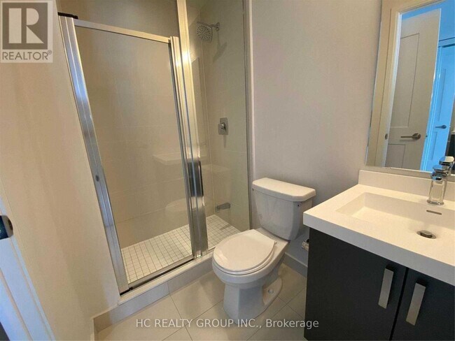 Photo - 1010 Portage Pkwy