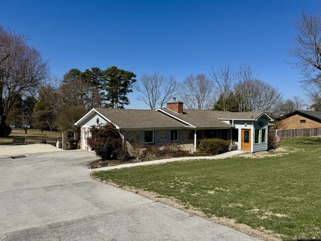891 Leona Dr