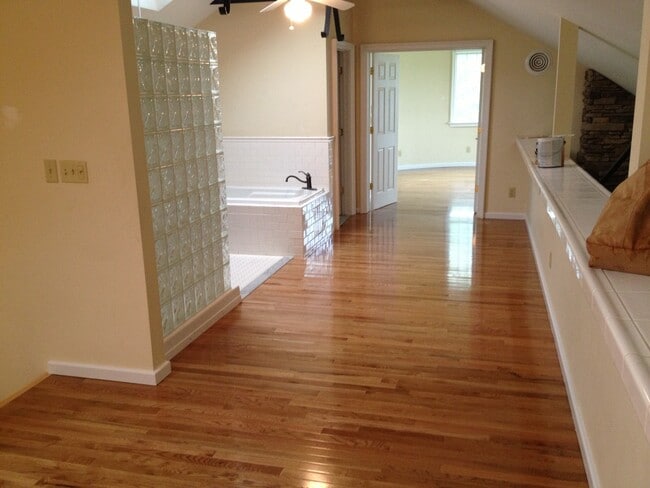 Building Photo - 369 Etna Rd