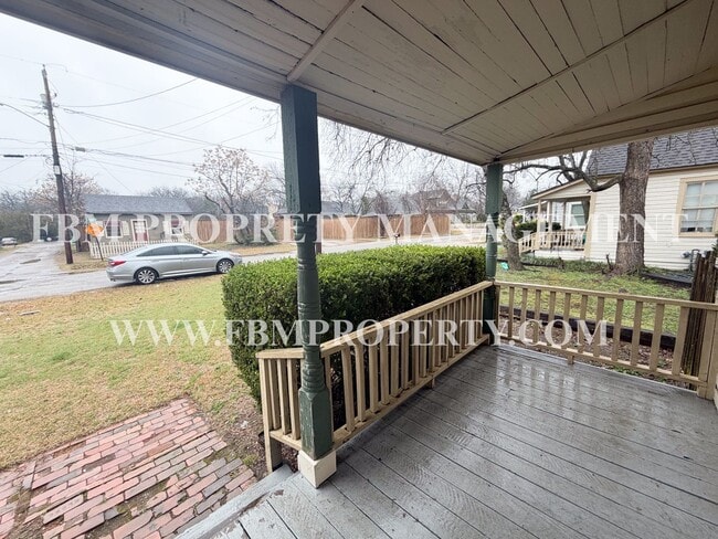 Photo - 310 E Parks Ave