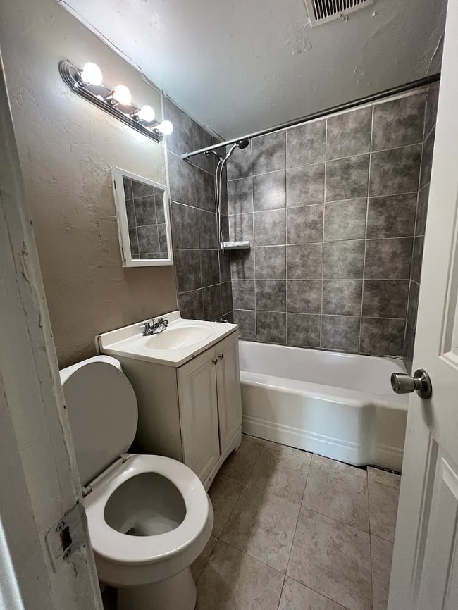 Photo - 2517 SW 42nd St