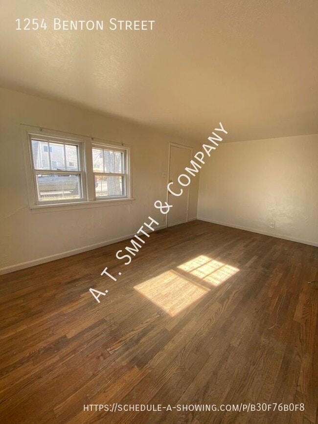 Photo - 1254 Benton St