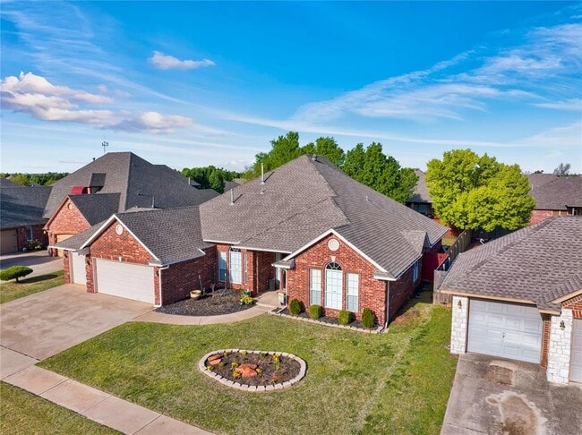 Photo - 17105 Gladstone Ln